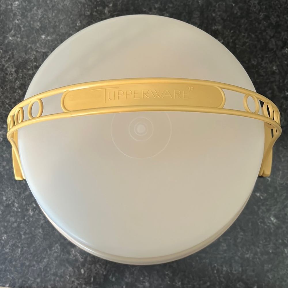 Gold Vintage Tupperware  Pie or Cake Carrier